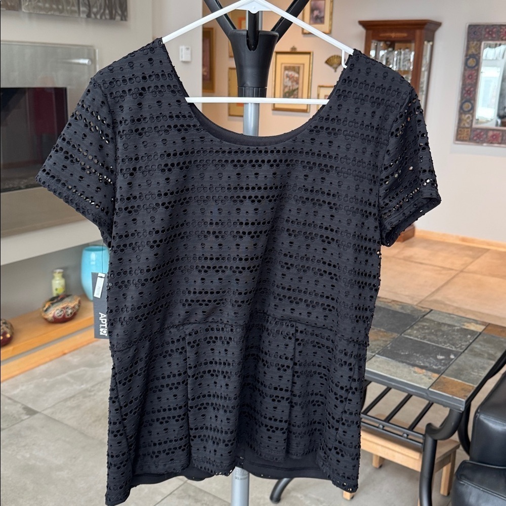 NWT Apt 9 black lacy design pleated waist top XL petite or regular L - Picture 3 of 10